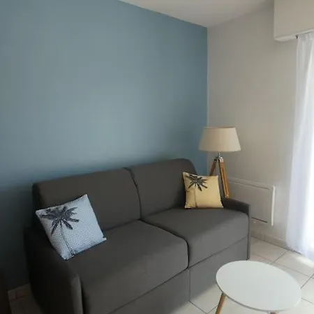 Joli 28m² 200m Avec Balcon Lejlighed *