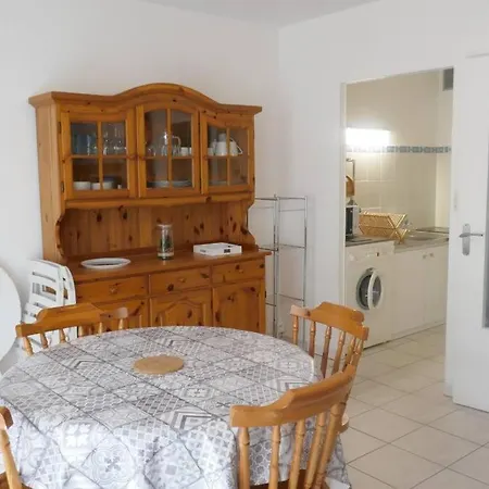 Joli 28m² 200m Avec Balcon *