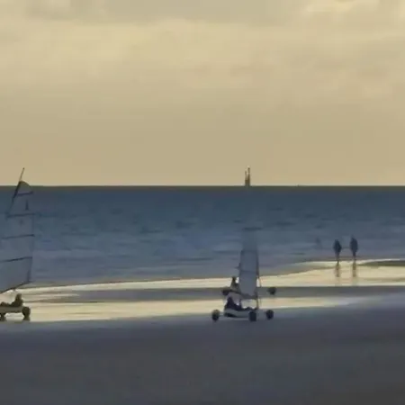 Joli 28m² 200m Avec Balcon