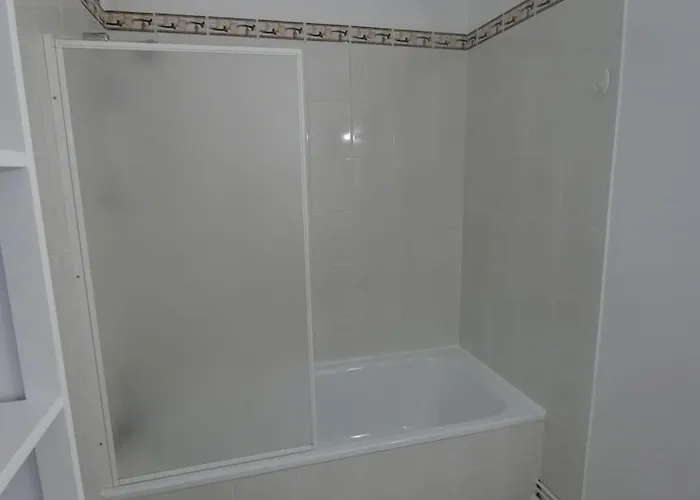 Joli 28m² 200m Avec Balcon