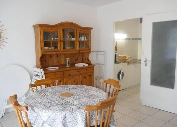 Joli 28m² 200m Avec Balcon *